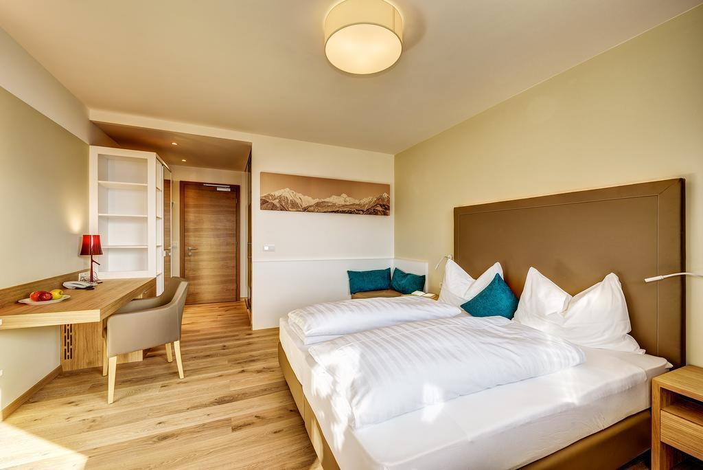 Garni Hotel Kessler ติโรโล ภายนอก รูปภาพ
