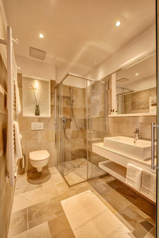 Garni Hotel Kessler ติโรโล ภายนอก รูปภาพ